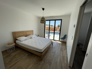 4 bedrooms, iron/ironing board, travel crib, free WiFi