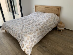 4 chambres, fer et planche à repasser, lit parapluie, Wi-Fi gratuit