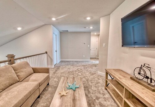 Coastal Club * 3BR Townhouse, Sleeps 9