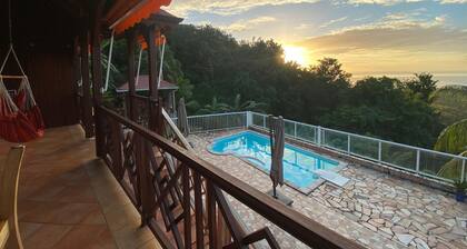 Quiet villa in Bouillante with sea view, private saltwater pool & Creole carbet