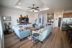 TV, offices - 3x3 @ Kanab Family Reunion (Kanab)