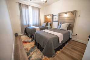 9 dormitorios, escritorio, tabla de planchar con plancha y wifi