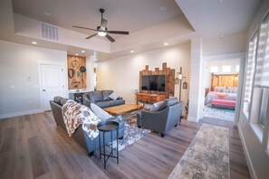 TV - Red Canyon Bunkhouse at Kanab -  Grand Canyon (Kanab)