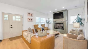 TV, fireplace, offices