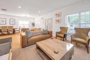 Fernseher, Kamin, Arbeitsbereiche