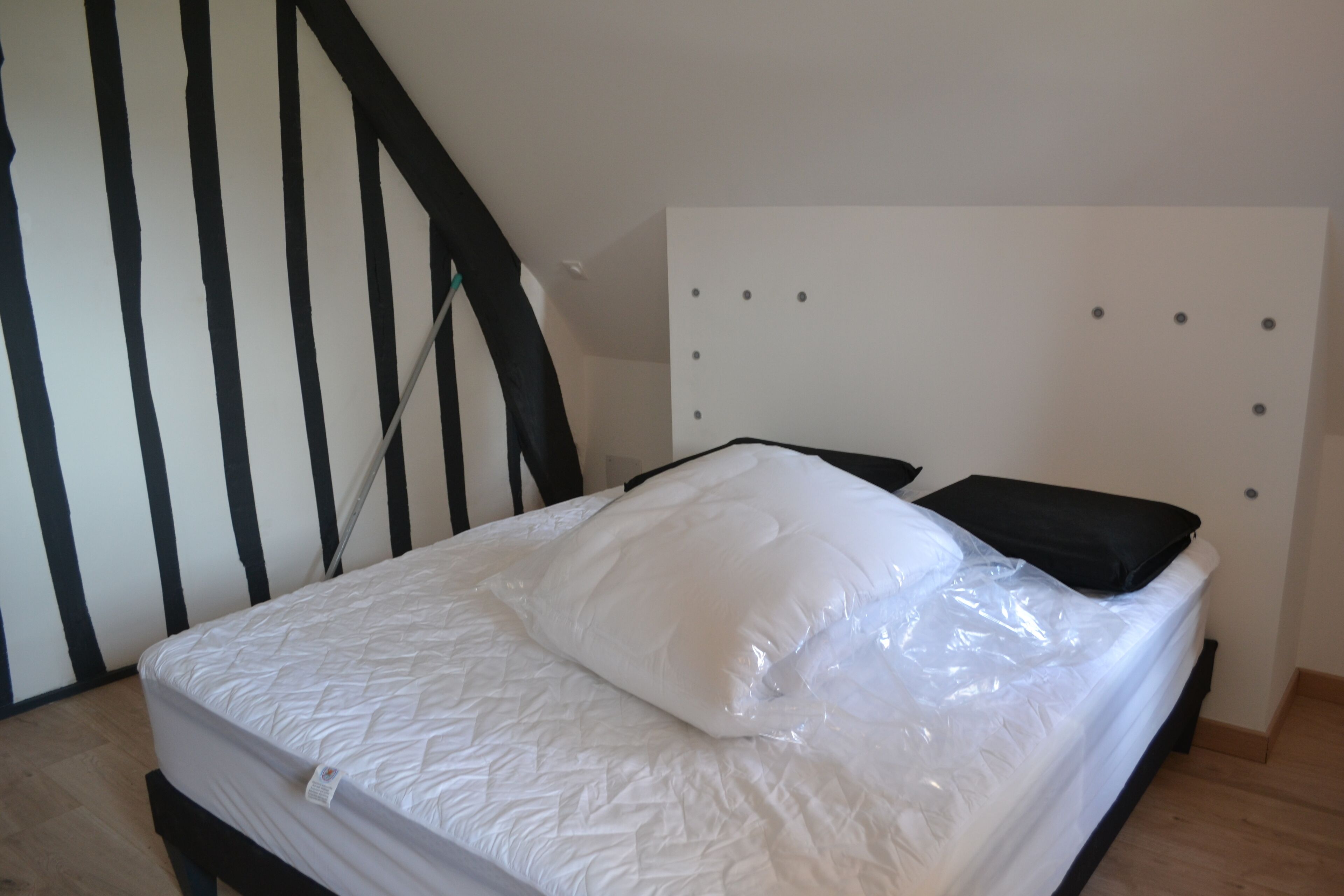 6 slaapkamers, een strijkplank/strijkijzer, gratis wifi