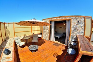 Cabane, plusieurs lits | Balcon