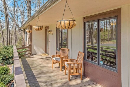 Trailside Retreat w/ Fire Pit & Garage