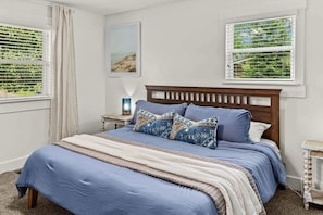 3 habitaciones, ropa de cama de alta calidad y escritorio 