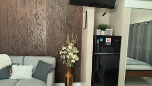 Interior - Green Castle Suite in Tampa (Tampa)
