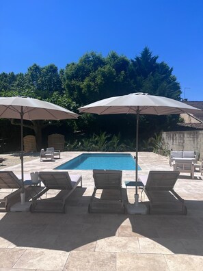 حمّام سباحة خارجي