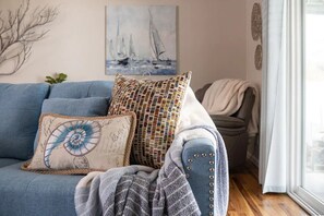 Smart TV, fireplace - Orange Door (Sparks)