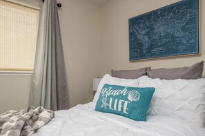 3 habitaciones, escritorio, tabla de planchar con plancha y wifi gratis