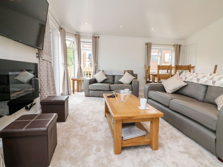 Ridge's Retreat (No 7 Kigbeare Lodges), With Pool In Sourton Down - Okehampton