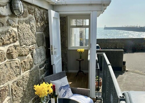 Cosy & elegant cottage in charming Newlyn