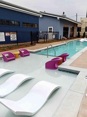 Pool - The Golden Retreat | 12pm check out 12 mins from AIRPORT (Atlanta)