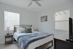2 bedrooms, desk, iron/ironing board, travel crib - Perfect Beach Location - Spacious, Modern Cottage (Cocoa Beach)