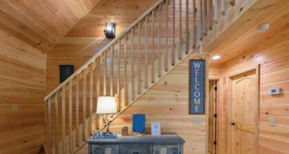 Spacious Mountain Retreat w/ Hot Tub & Game Room