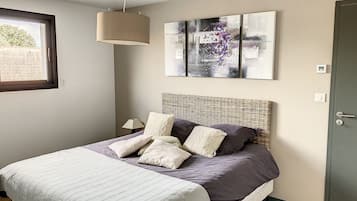 5 chambres, fer et planche Ă  repasser, Wi-Fi gratuit, draps fournis