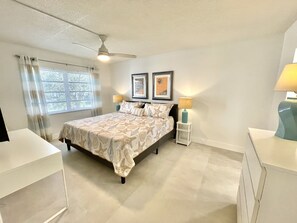 2 chambres, bureau, fer et planche à repasser, accès au Wi-Fi (inclus)