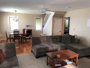 Een smart-tv en een open haard