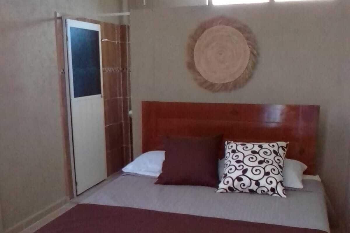 Basic Single Room | WiFi, bed sheets