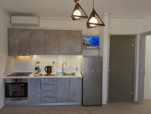 Luxury Apartment | Private kitchen | Full-size fridge, oven, espresso maker, coffee/tea maker - Natura Luxury Suites Parga (Parga)