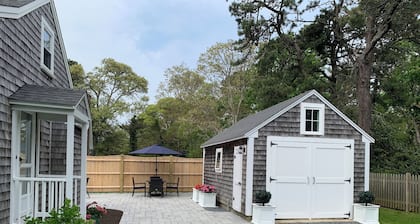 Darling Cape Cottage - Steps from Downtown Harwich Port