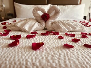 Escrivaninha, Wi-Fi de cortesia, roupa de cama