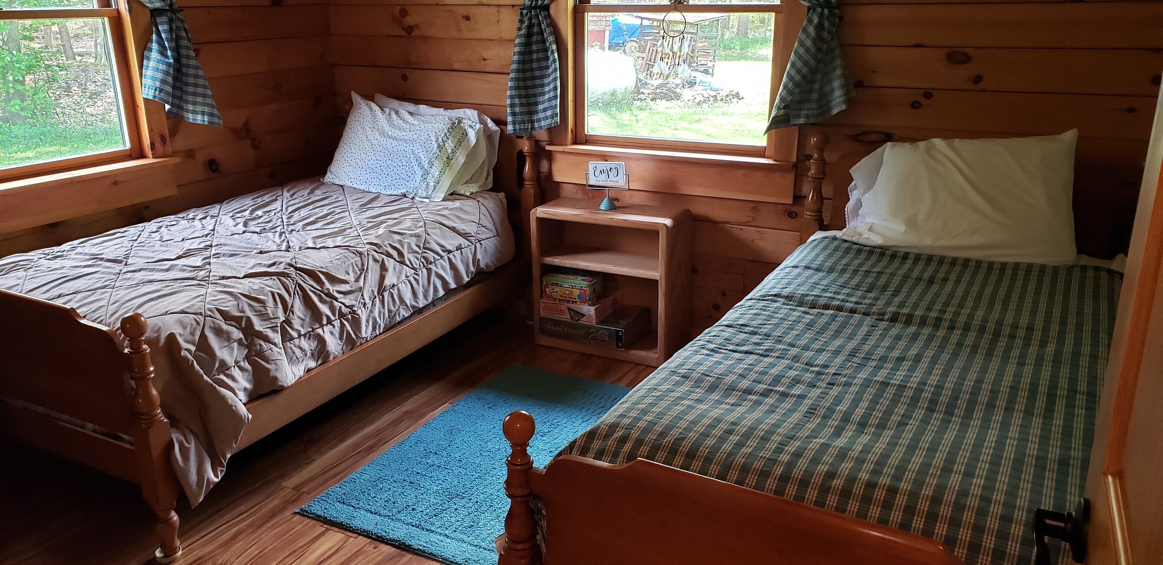 2 bedrooms, iron/ironing board, bed sheets
