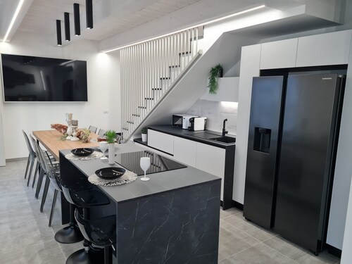 SINGLE COTTAGE WITH PRIVATE JACUZZI 80 METERS FROM THE BEACH