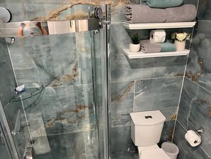 Shower, hair dryer, towels, soap - Private Room - 5 Min from the Airport! (Las Vegas)