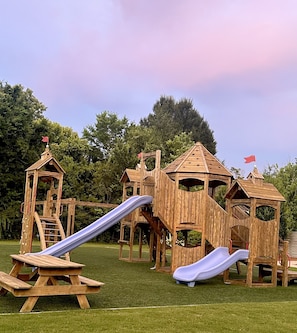 Children's area -  LexiLanka luxury apartment-Near LSU / Stadium, L'Auberge, downtown & airport (Baton Rouge)