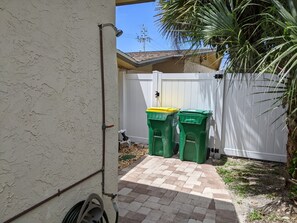 Property grounds - Updated Beach Home With Carport, Steps To The Sand (Cocoa Beach)