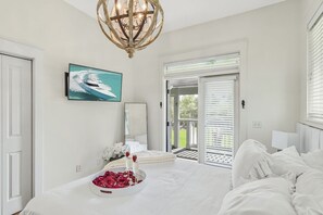 2 habitaciones, tabla de planchar con plancha y cuna de viaje 