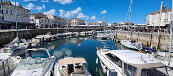 Adorable Studio with its private courtyard in the middle of the Vauban ramparts
