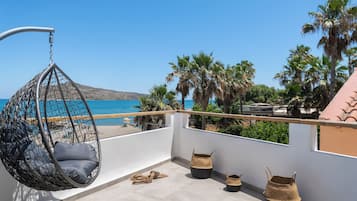 Deluxe kamer | Uitzicht vanaf balkon