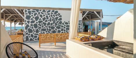 Junior Studio Suite, Hot Tub | Terrace/patio