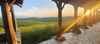 Glass Cottage Overlooking Beartooth Mountain Range