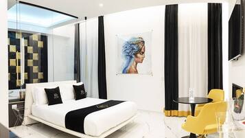 1 Schlafzimmer, Schreibtisch, Bügeleisen/Bügelbrett, Reisekinderbett