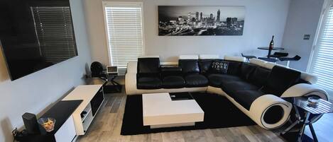 Televisión, mesa de ping pong