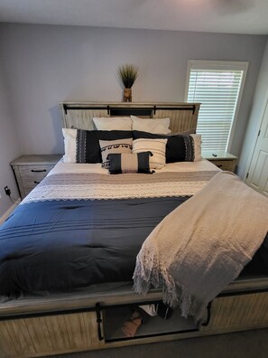 3 chambres, fer et planche à repasser, Wi-Fi, draps fournis