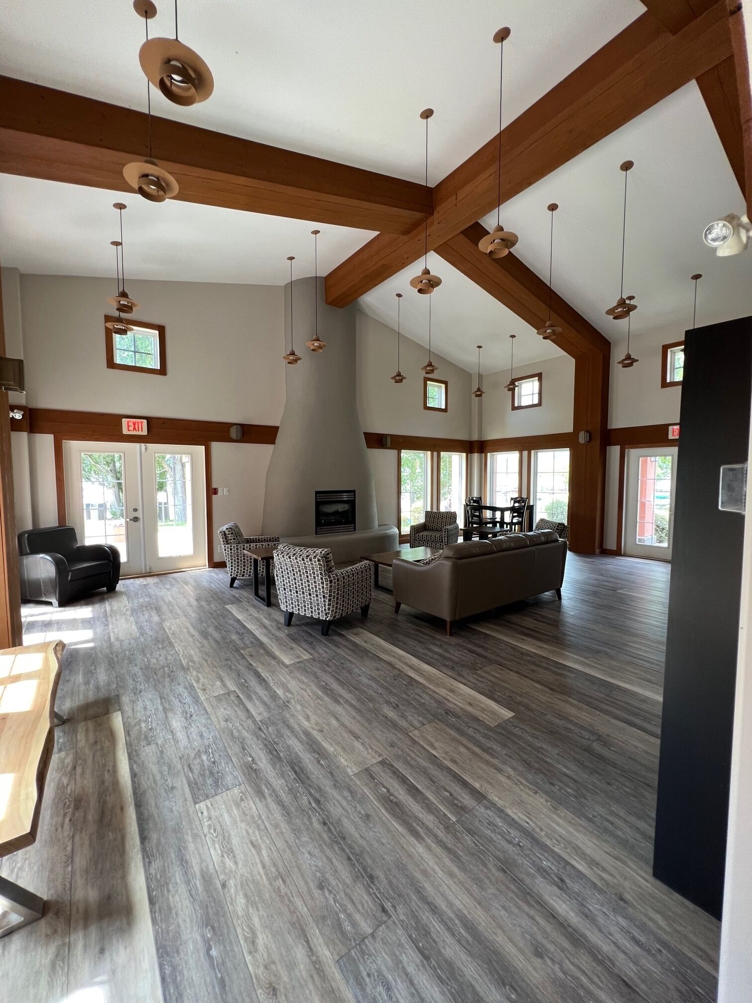 Poolside Townhome Steps From Lake, Pool, And Hot Tub - Osoyoos