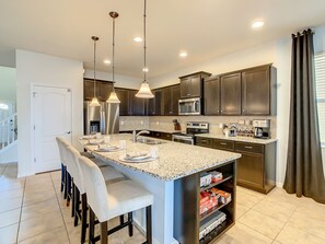 Fridge, microwave, oven, stovetop - Fully Loaded! Free Pool Heat-2 Game Rooms-Lazy River and Free Resort (Kissimmee)