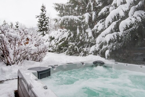 Luxury home | Private hot tub | Garage | AC