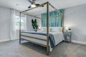 4 عدّة غرف نوم ومكتب ومكواة/لوح كي وسرير سفر