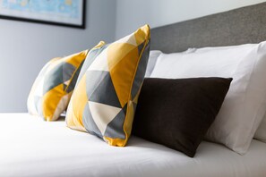 1 bedroom, iron/ironing board, travel crib, free WiFi - Cheerful Cottage in the Heart of Brighton (Brighton)