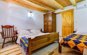 4 Schlafzimmer, Reisekinderbett, kostenloses WLAN, Bettwäsche