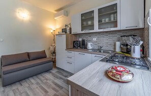 Kühlschrank, Ofen, Herdplatte, Geschirrspüler