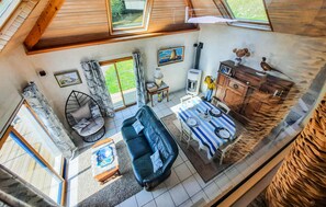 Fireplace, DVD player, stereo